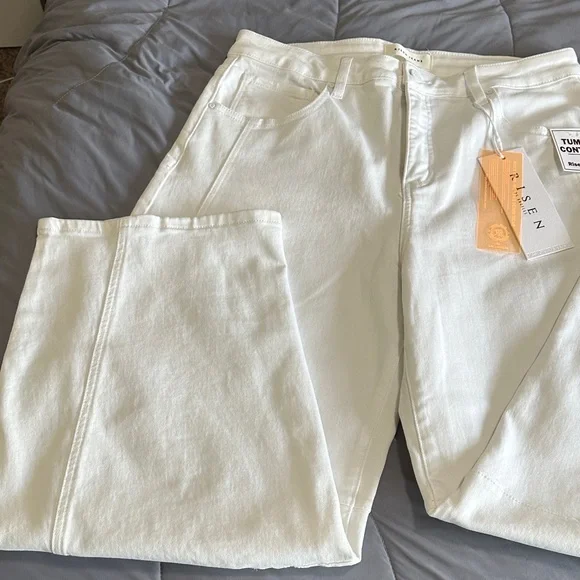 RISEN Women's White Barrel Leg Jeans - Picture 5 of 6